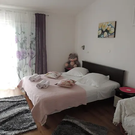 Nika 포드스트라나